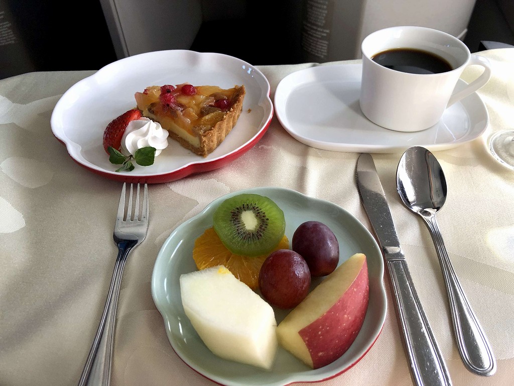 チャイナエアライン103便ビジネスクラスの洋食の機内食5