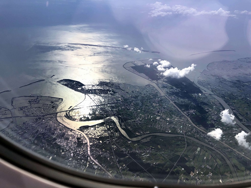 朴子市の海沿いに田園風景