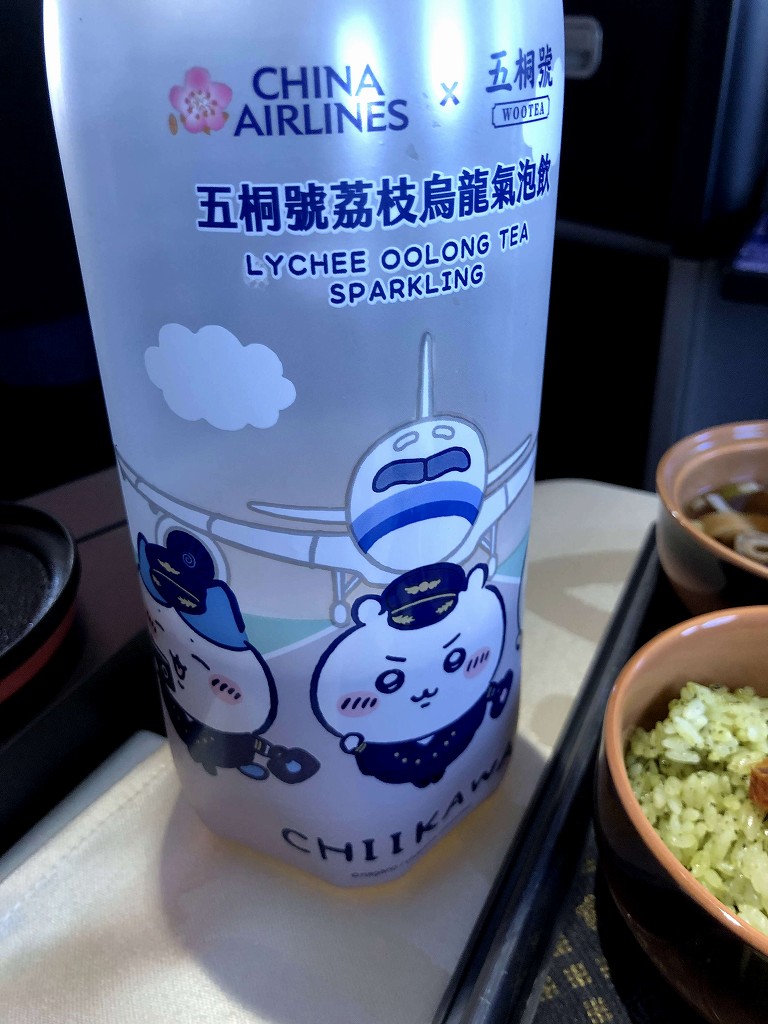 チャイナエアラインCI126便のちいかわコラボのWooTEA
