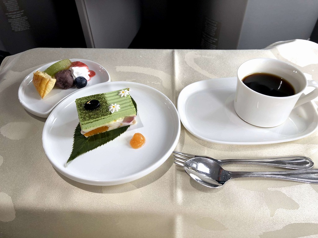 チャイナエアラインCI126便のビジネスクラスの和食のデザート