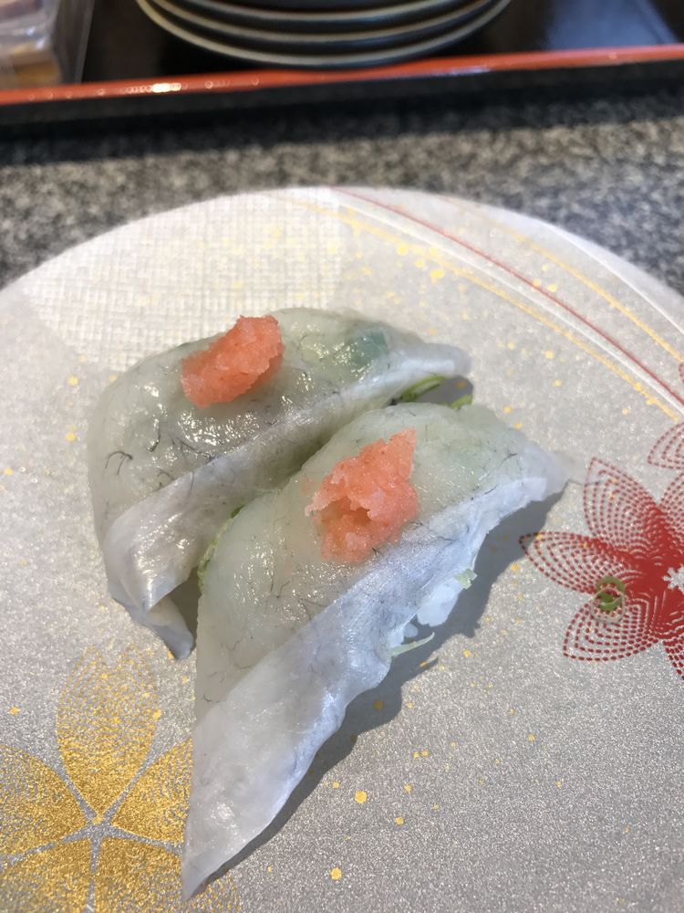 カモンワーフの回転寿司1