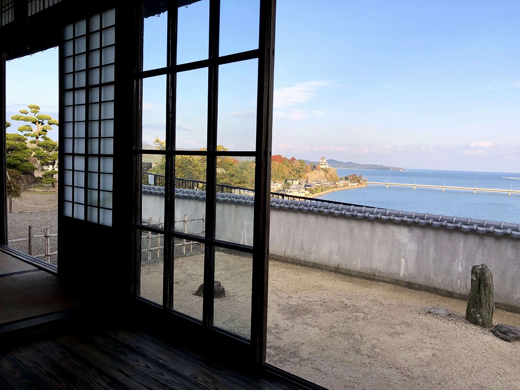 杵築の一松（ひとつまつ）邸から杵築城1