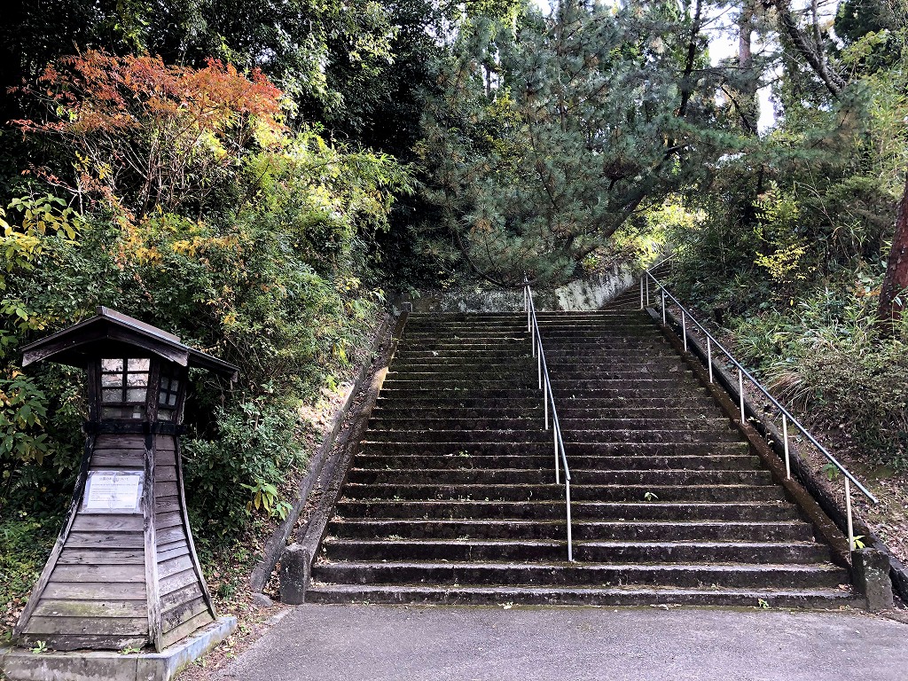 杵築城へ向かう階段