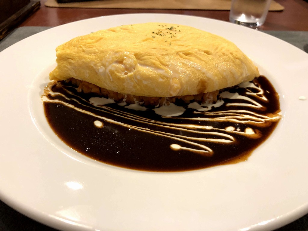 杵築の「9 ▷▷10 (きゅうからじゅう)」のオムライス1