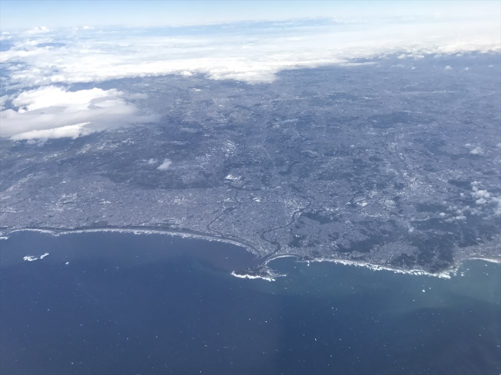 ANA17便からの江ノ島上空
