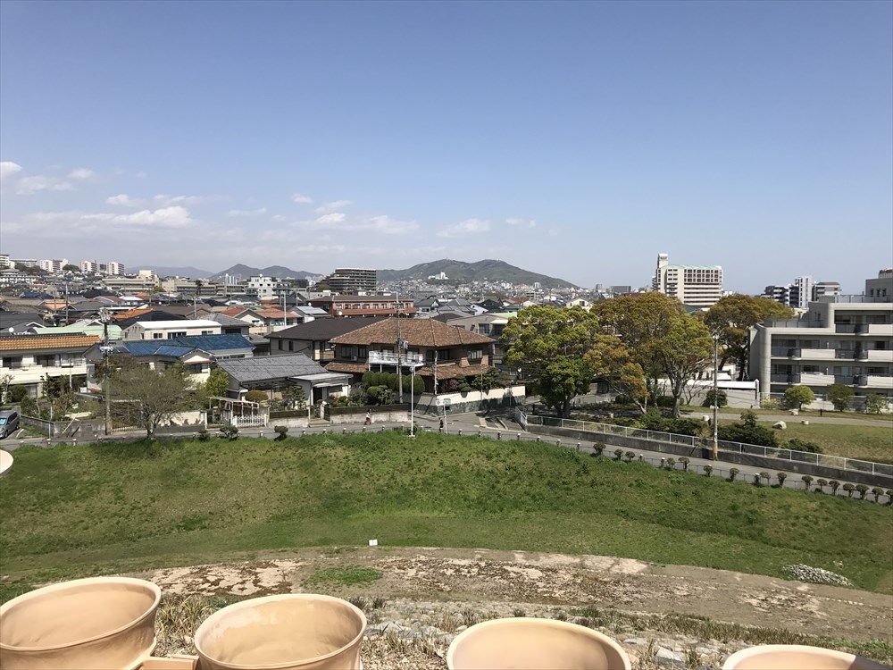 五色塚古墳の高円部からの眺め2