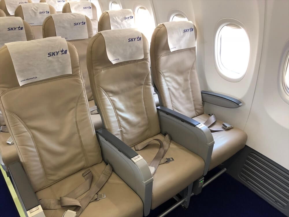 スカイマーク105便の1A座席