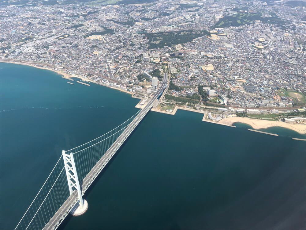 スカイマークから見た明石海峡大橋