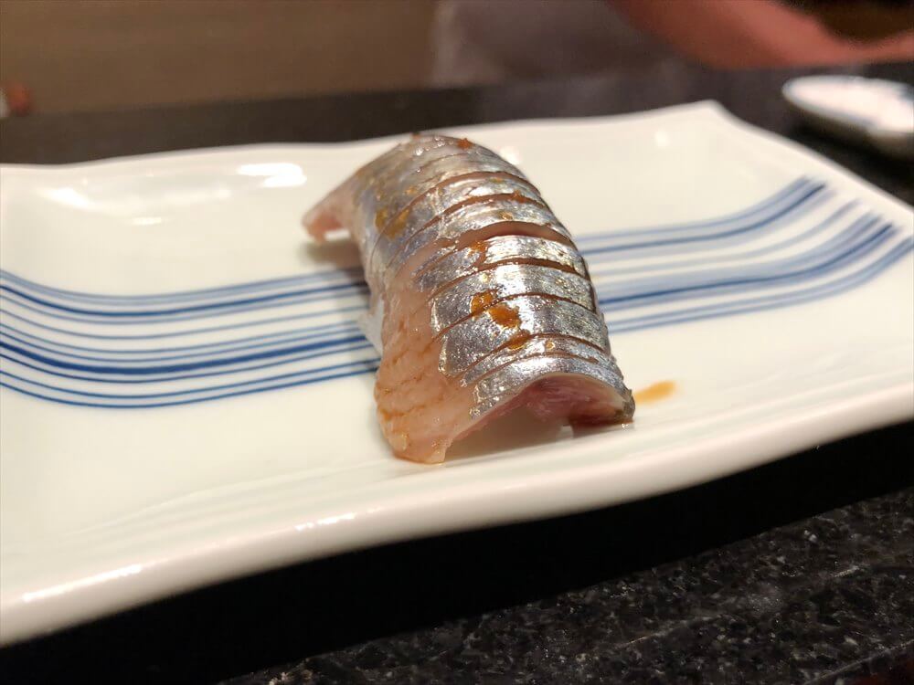 明石 渾 鮨のサンマの握り