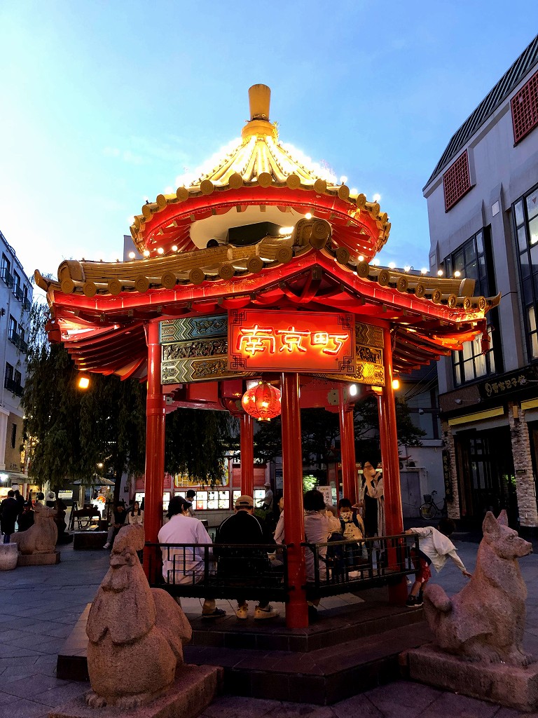 南京町のあずまや