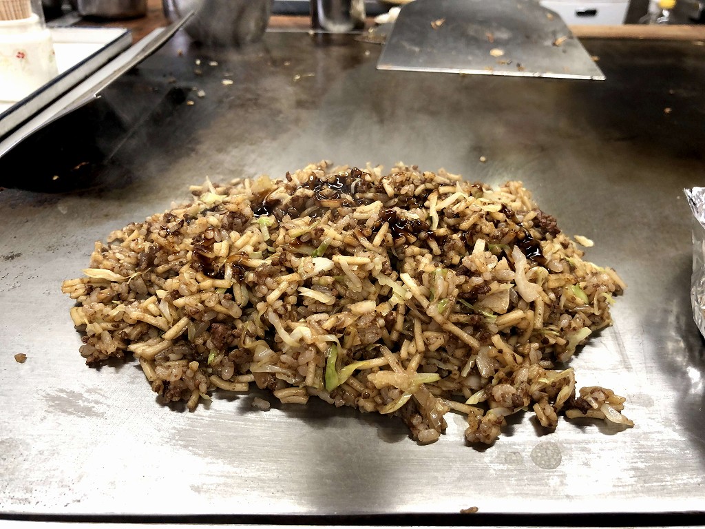 新長田の「青森」のそばめし