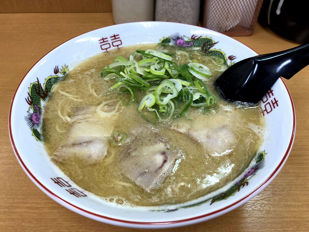 新長田の「竜ちゃん」の博多ラーメン