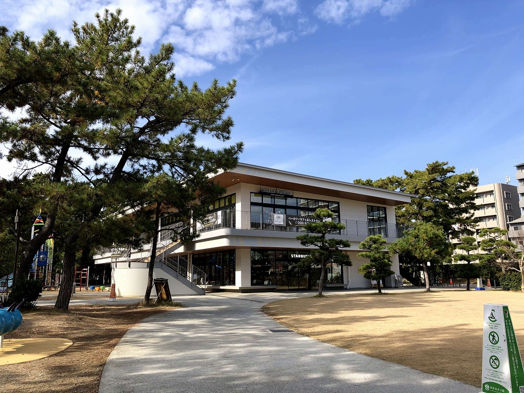 須磨海岸のスタバ