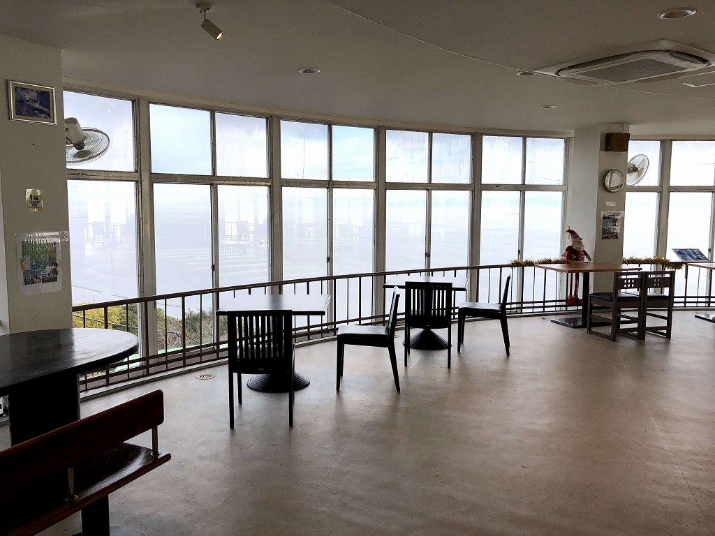 須磨浦公園の展望閣の回転レストラン1