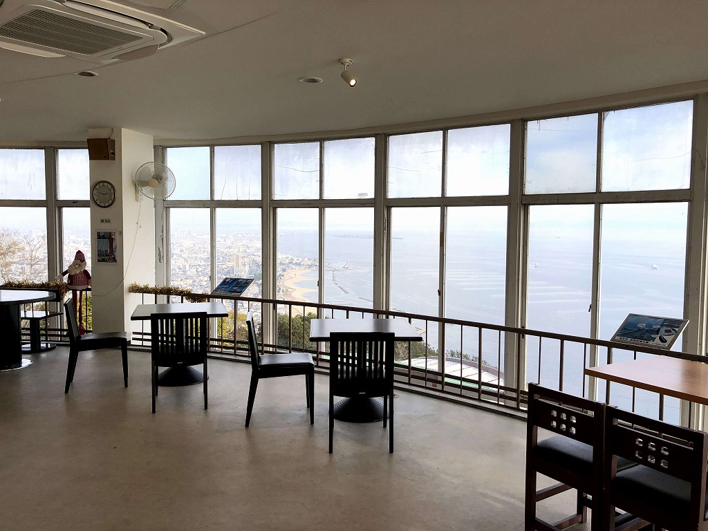 須磨浦公園の展望閣の回転レストラン2