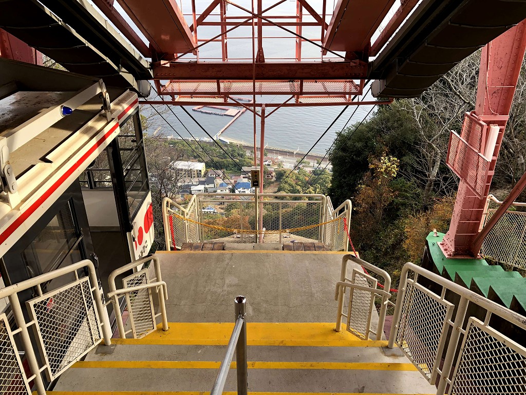 須磨浦公園のロープウェイ乗り場（下り）