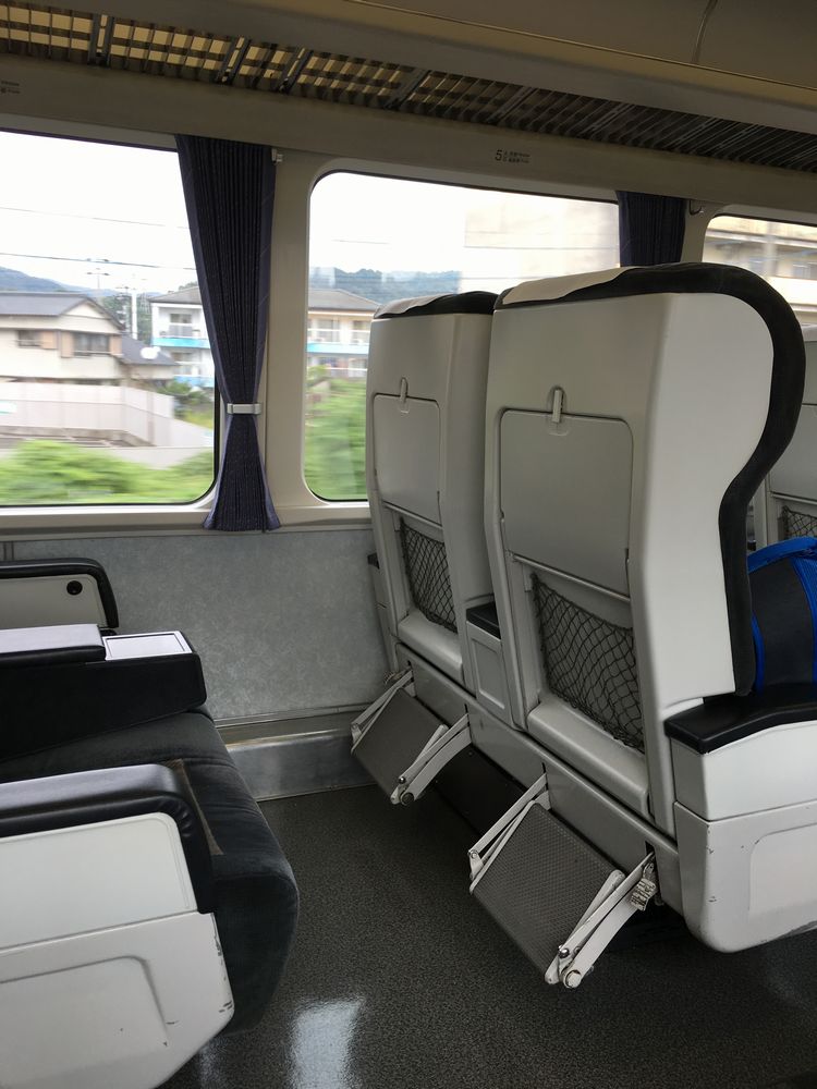 アンパンマン列車（南風18号）のグリーン車の座席