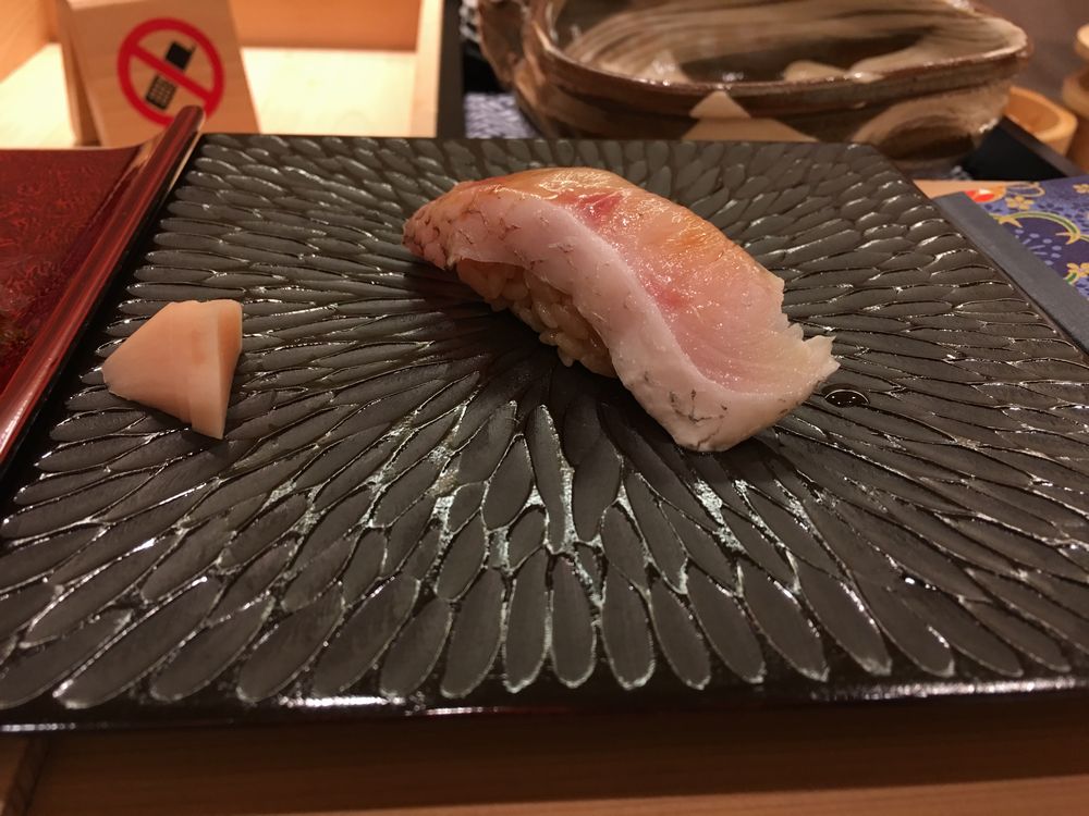 鮨舳のノドグロ