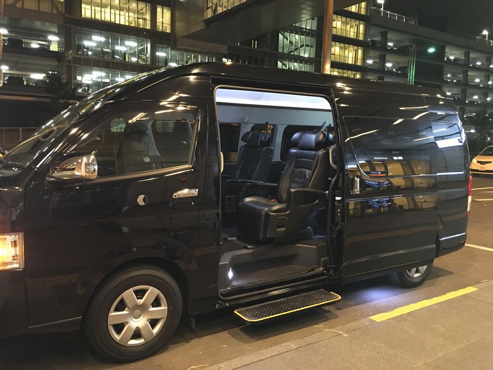 Uberのトヨタハイエースグランドキャビン