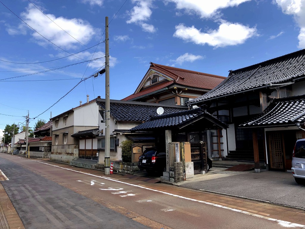 小松の東町・西町の寺院群