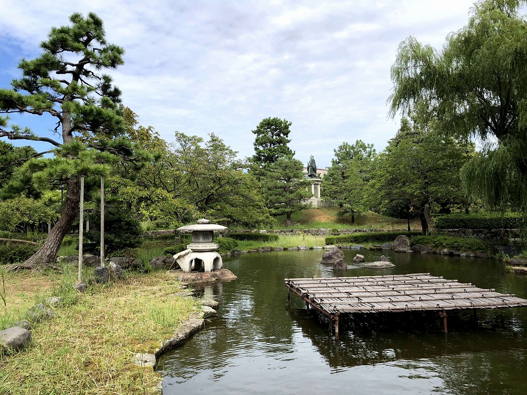 芦城公園の池泉回遊式庭園