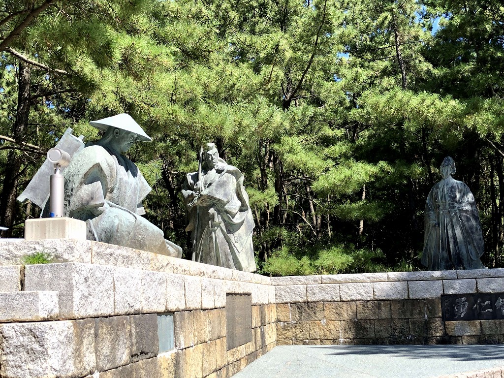 安宅公園の弁慶、富樫、義経像