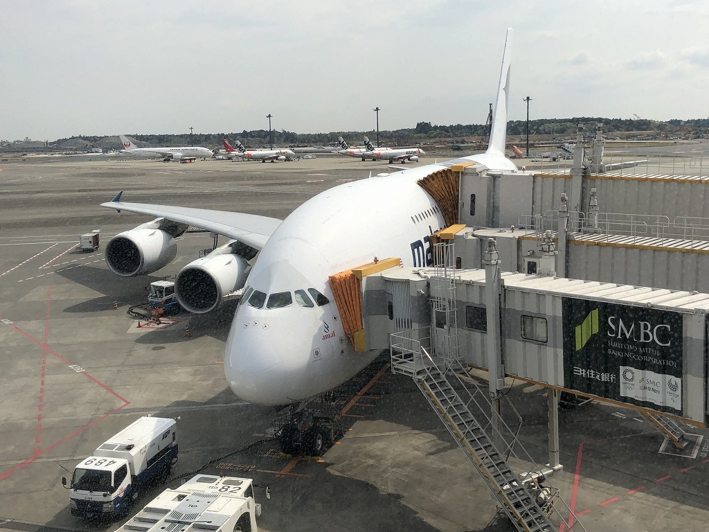 成田空港に駐機中のマレーシア航空のA380