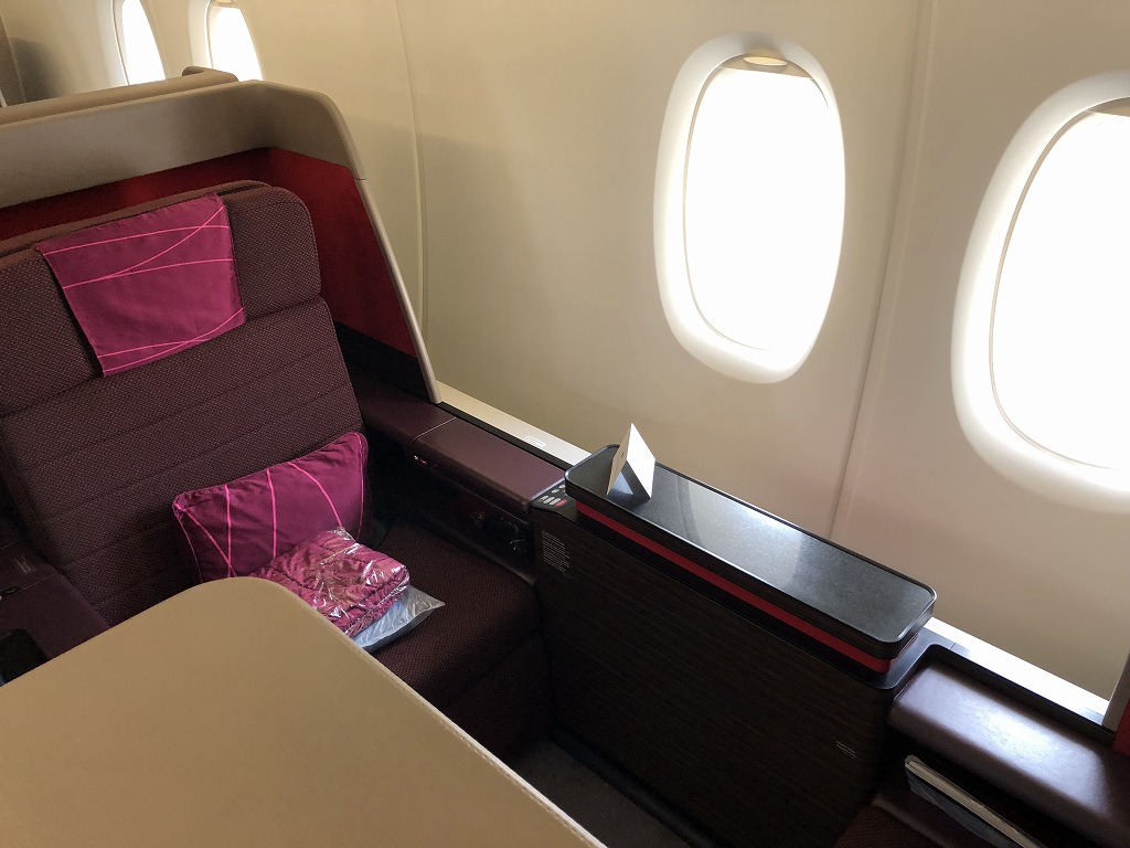 マレーシア航空MH89便のA380のビジネススイートの座席2