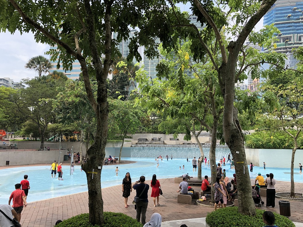 KLCC公園の子供用のプール2