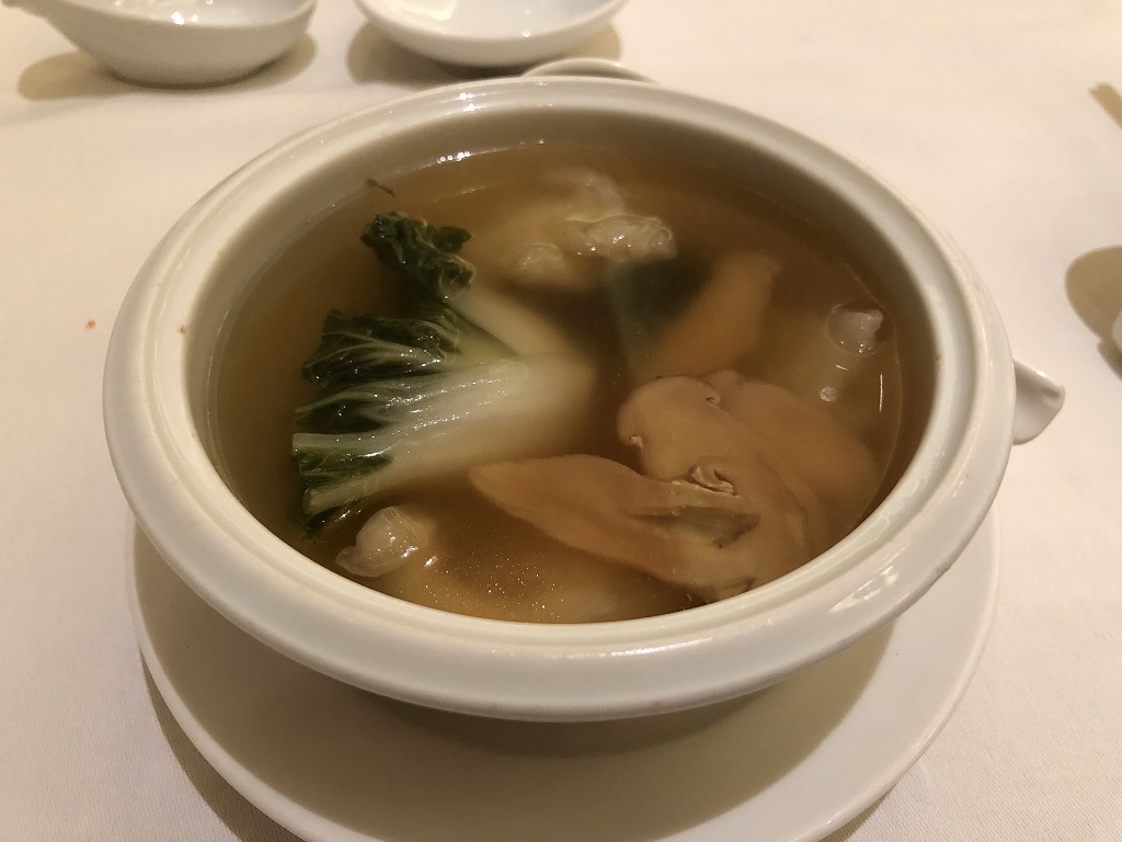 マンダリン オリエンタル クアラルンプールの中華レストラン「LAI PO HEEN」のブラックオニオンスープ