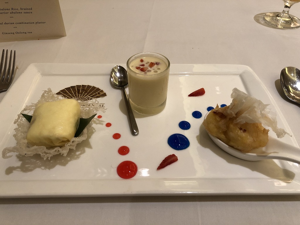 マンダリン オリエンタル クアラルンプールの中華レストラン「LAI PO HEEN」のドリアンのデザートセット