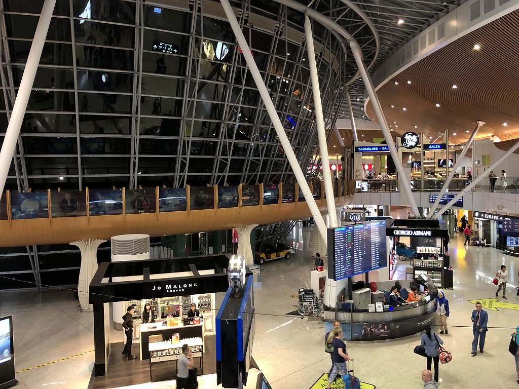 クアラルンプール国際空港の逆円錐