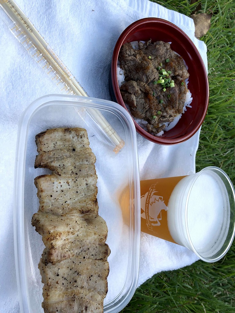 えがスタの赤牛丼と豚串