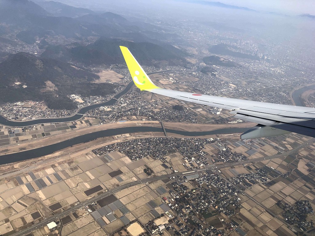 ソラシドエア13便から見た白川（下）と坪井川（上）