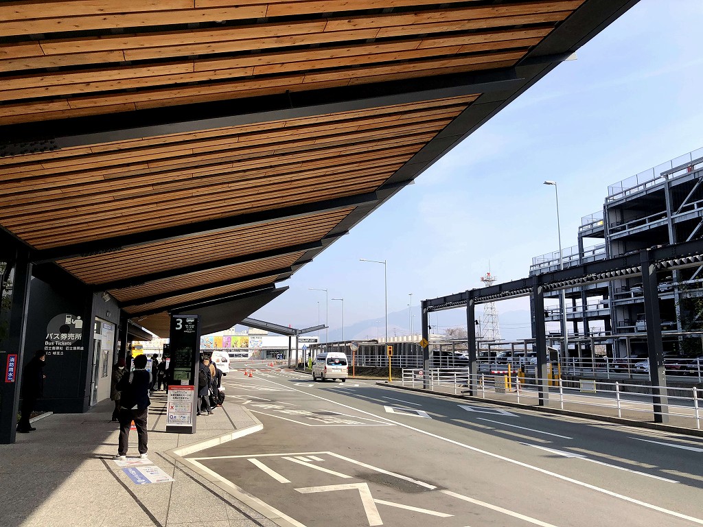 熊本空港の庇屋根