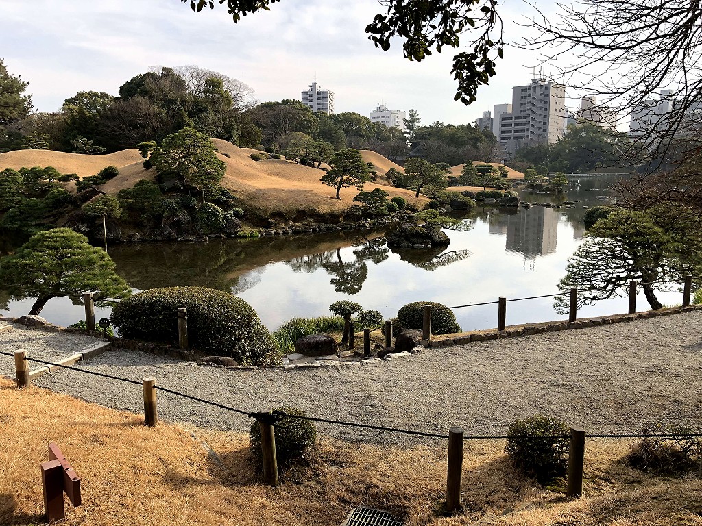 水前寺成趣園の池を一周1
