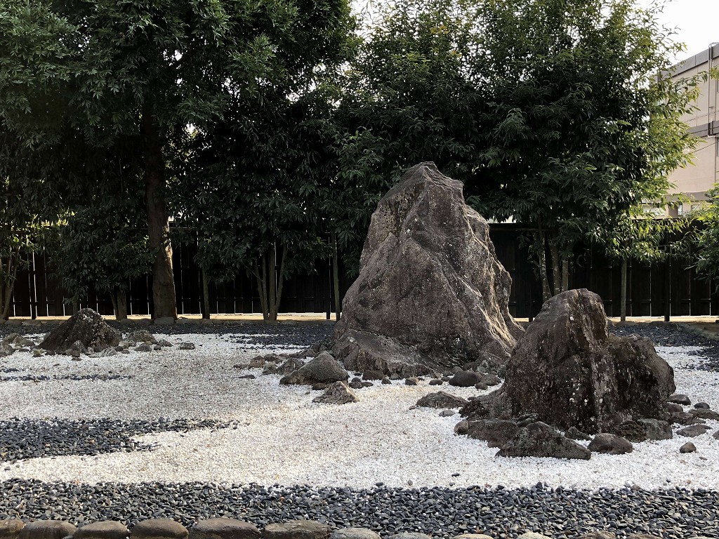 水前寺成趣園の盆石の石庭2