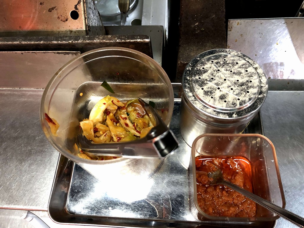 倉敷の又一本店のラーメンの辛い薬味