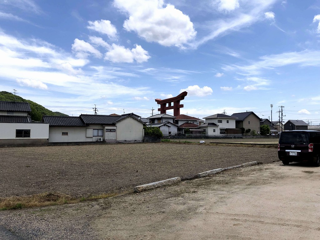 最上稲荷の超巨大な鳥居1