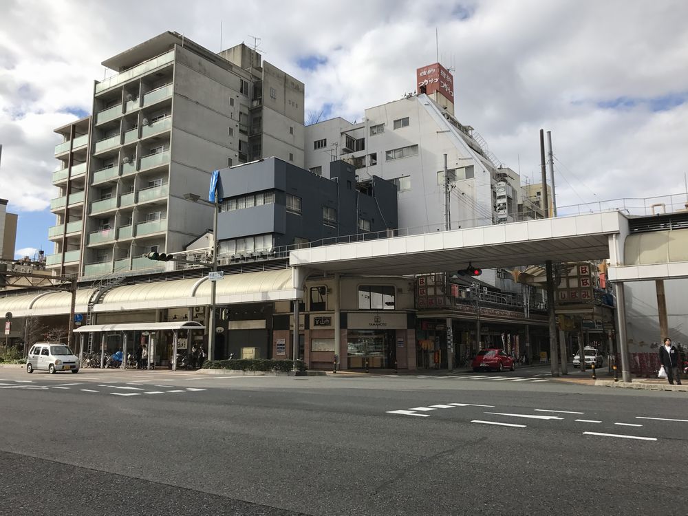 本通り3丁目の交差点