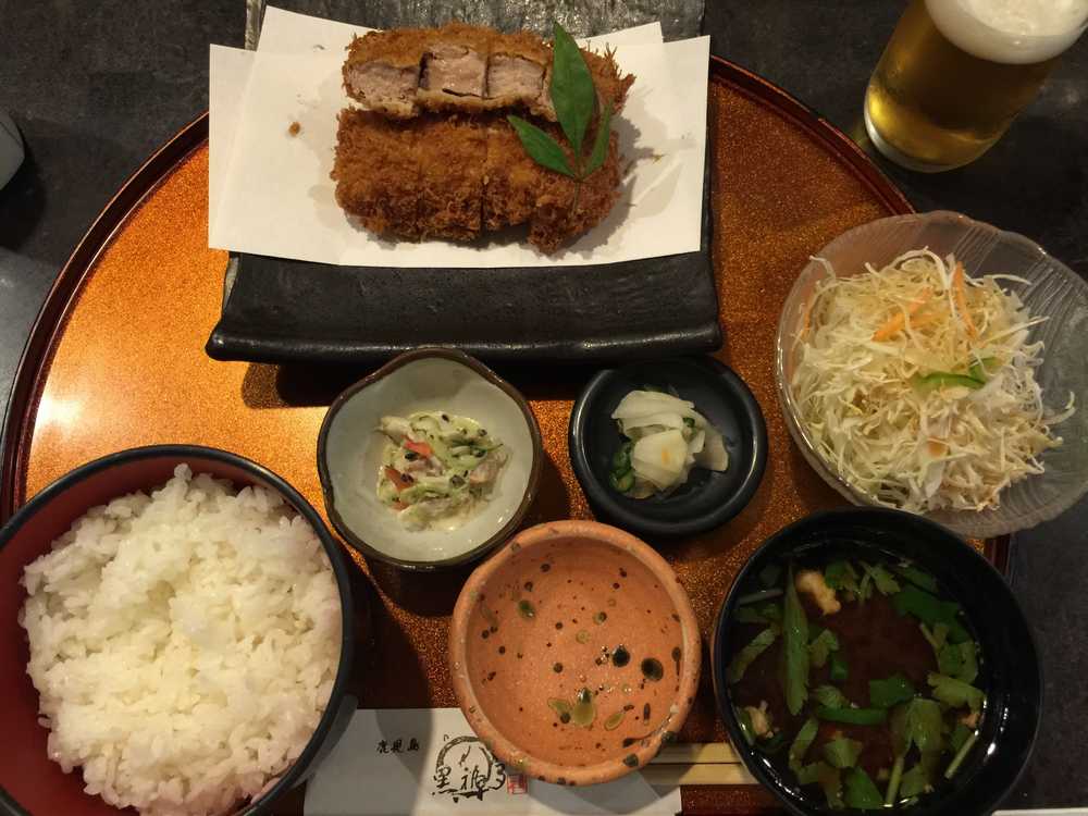 鹿児島の黒福多の特上ヒレカツ定食画像