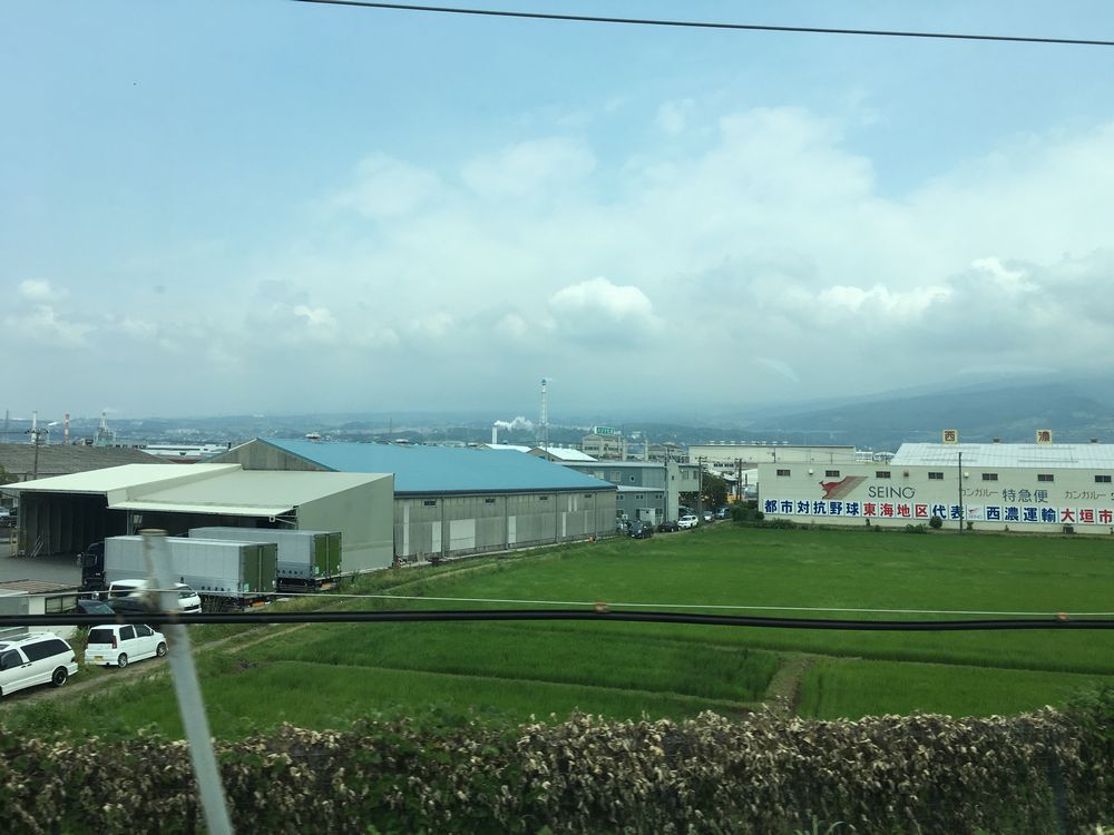 新幹線から見えなかった富士山