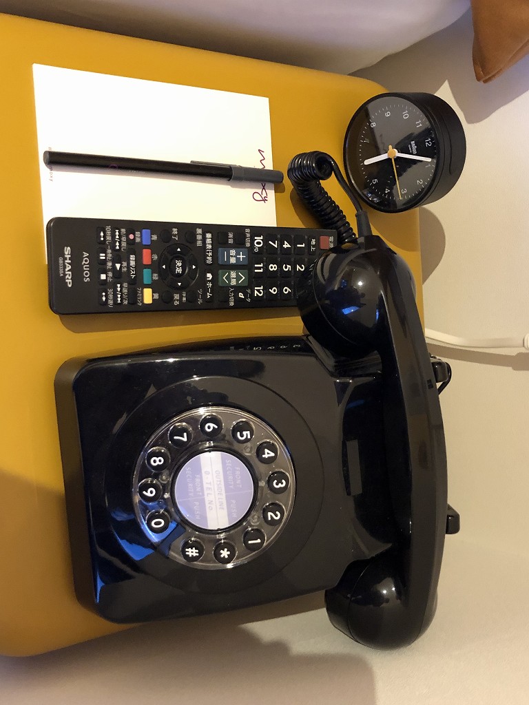 モクシー京都二条のもみじセレクトの黒電話