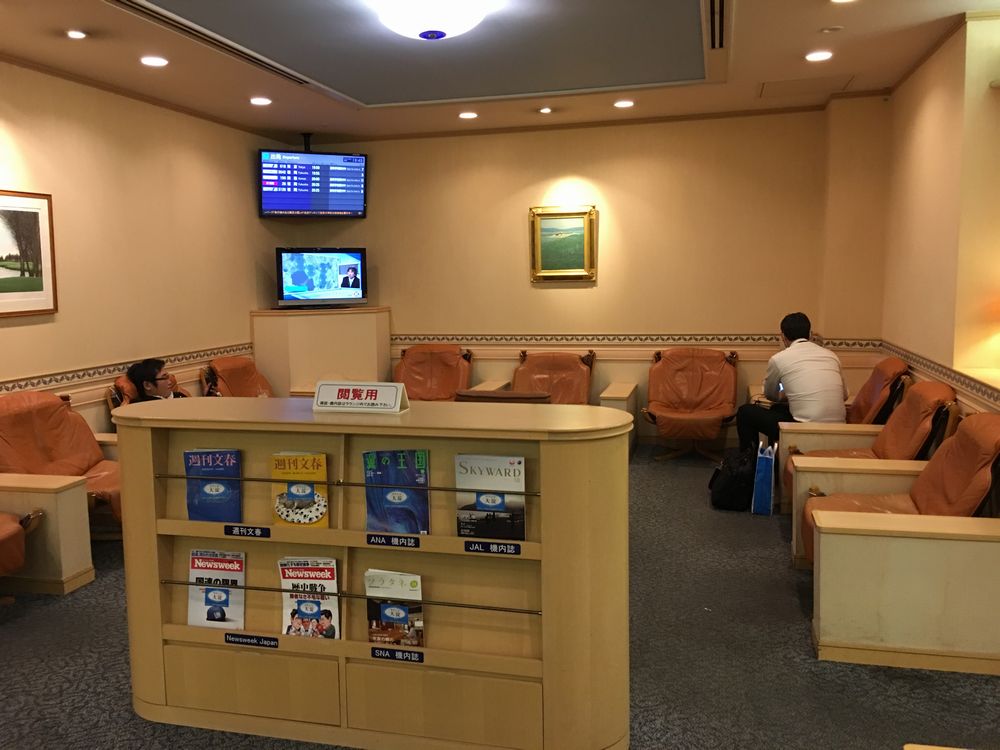 宮崎空港のラウンジ大淀のソファ