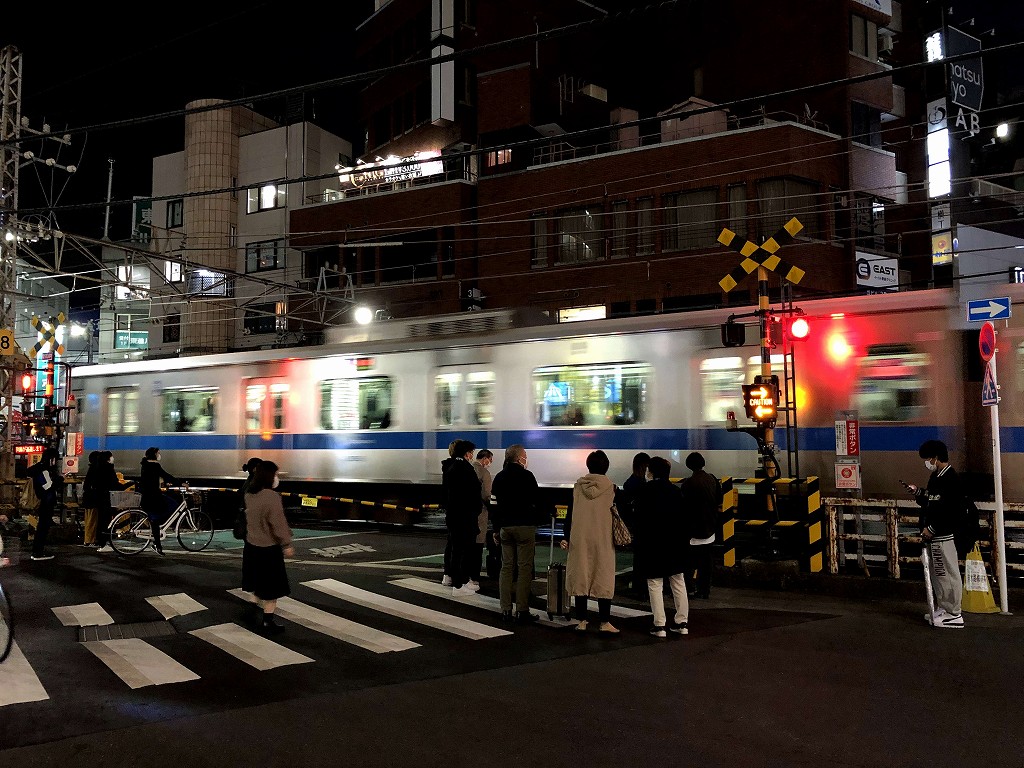 町田駅の踏切