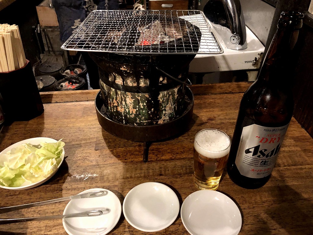 「いくどん」町田駅前本店のカウンター席