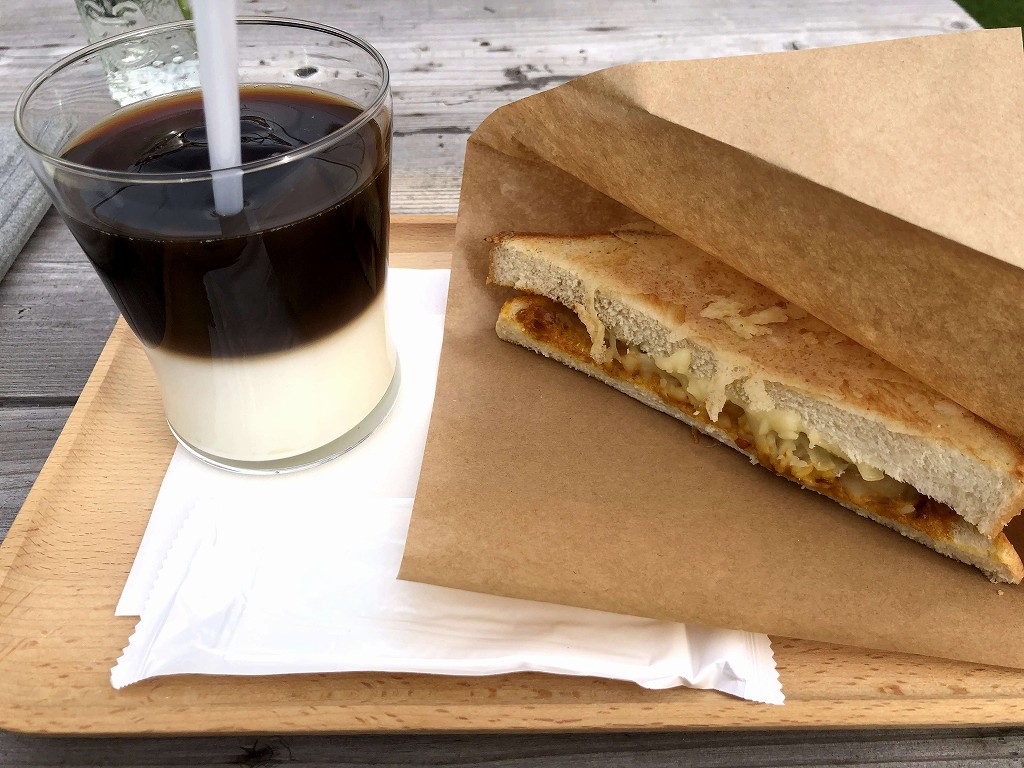 鶴川駅のSunmelt coffeeのチーズメルトサンド（ハーフ）