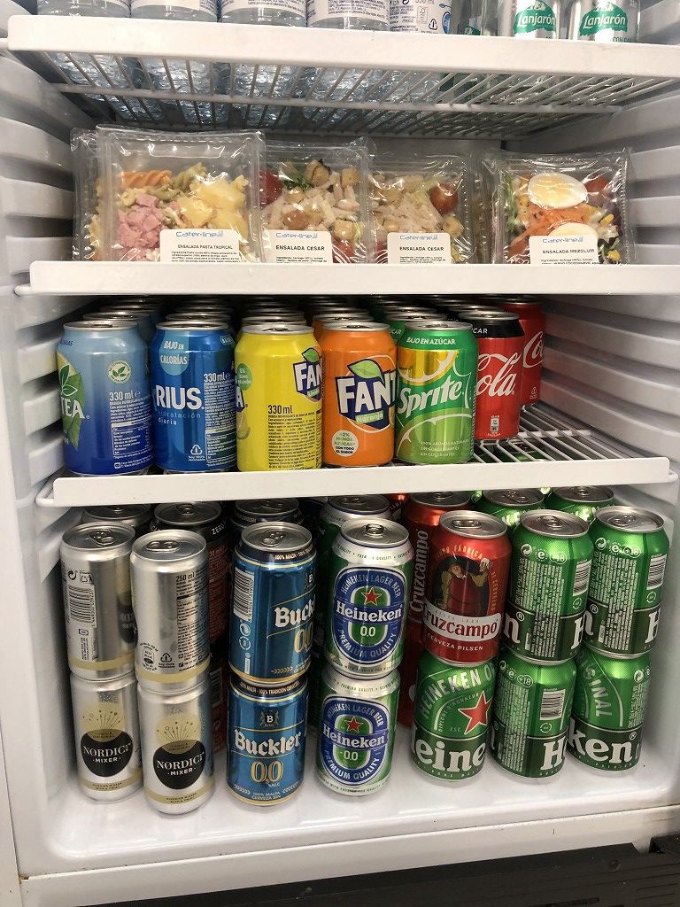 パルマ・デ・マヨルカ空港のSALA VIPラウンジ Formentorのビール