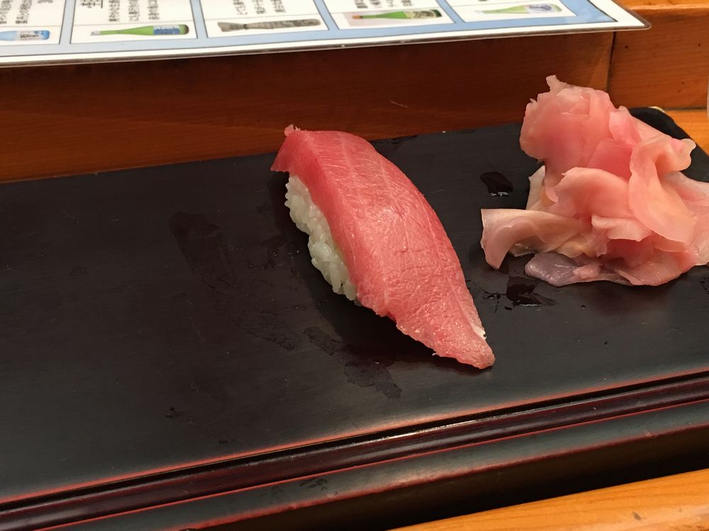 松江の呉竹鮨の中トロ