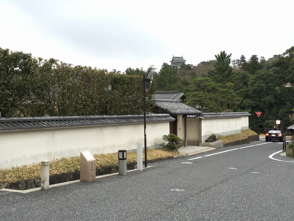 島根県知事公舎から松江城の天守閣を眺める